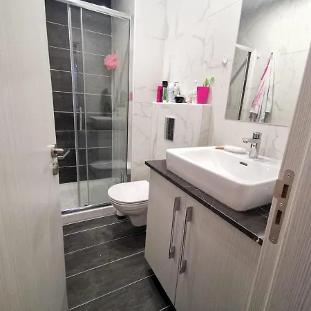 Larnaca New Marina Flat With Communal Pool * Larnaca